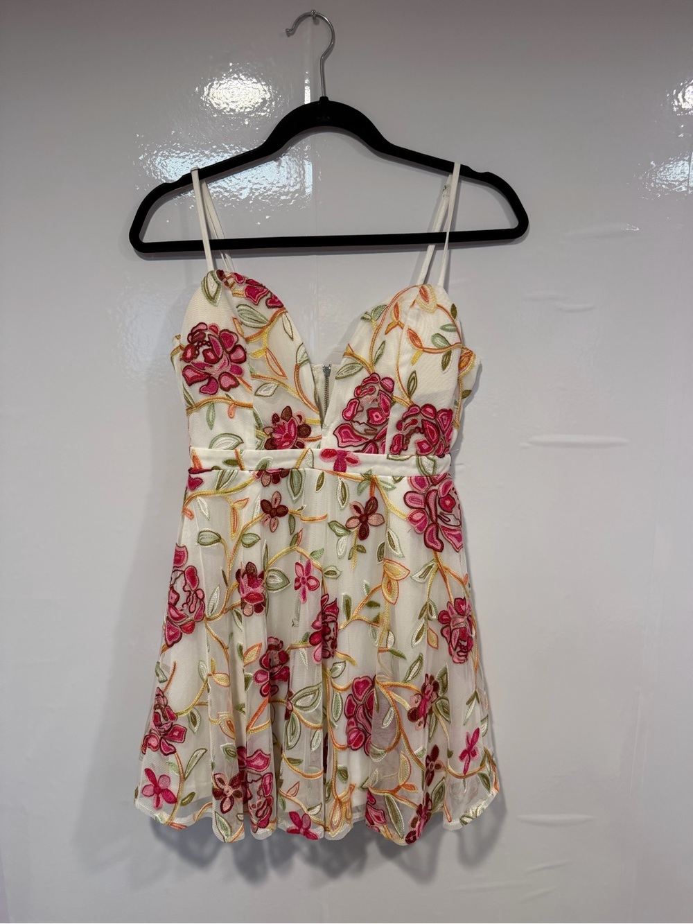 Luxxel Floral Embroidered White & Pink Lace Spaghetti Strap Dress NWT homecoming